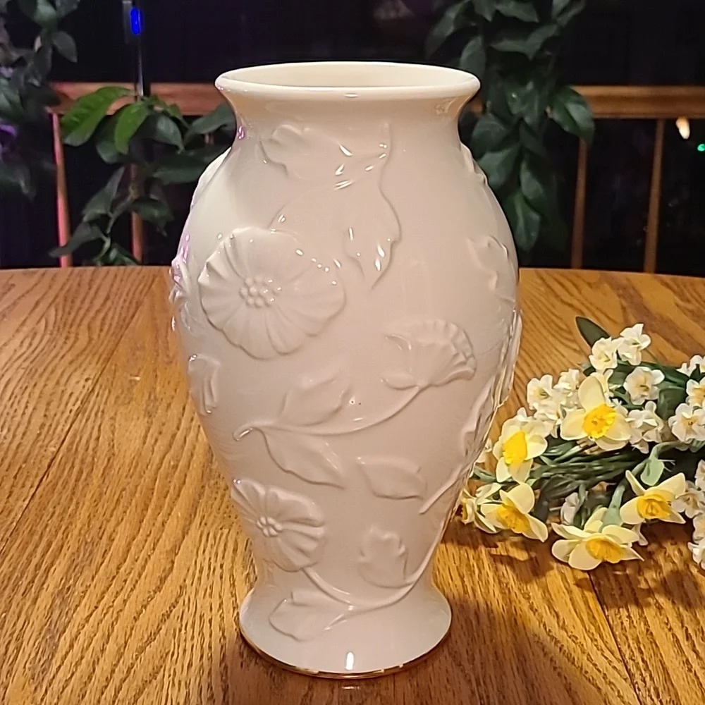 Lenox Ivory Poppy Embossed Floral Vase